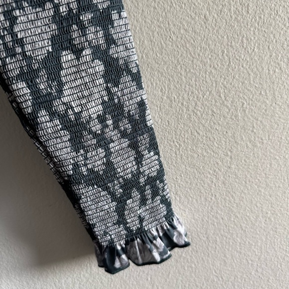 NWT V. Chapman Lanie Maxi Smocked Dress in Emerald Peony Print size 6 - Picture 6 of 12